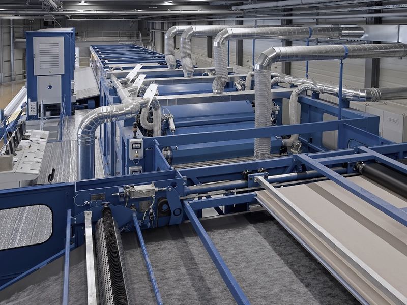 Fibre carding machine